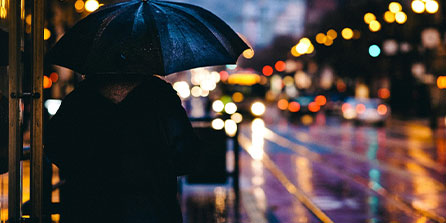 九游体育官网入口-冬季两项世界杯赛场风雪考验运动员体能，冬天举办世界杯